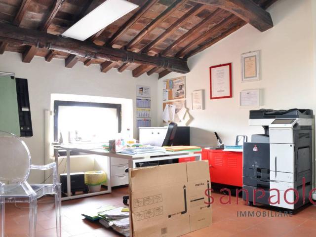 Locale Commerciale in affitto a Pistoia, Toscana