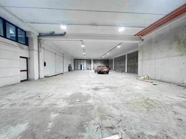 Locale Commerciale in affitto a Nespolo, Pistoia