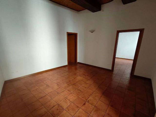 Locale Commerciale in affitto a Lo Sperone, Pistoia