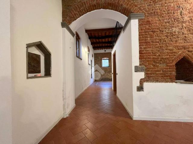 Locale Commerciale in affitto a Pistoia, Toscana