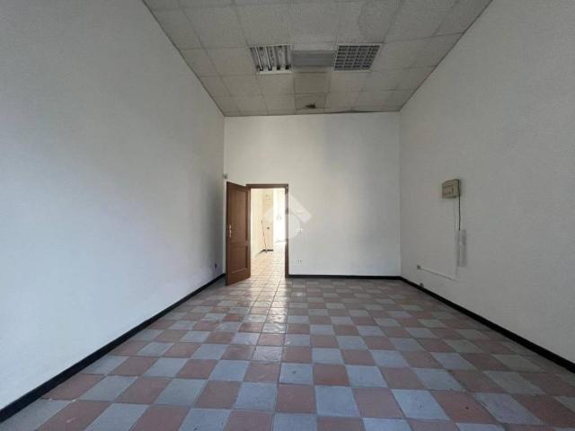 Locale Commerciale in affitto a Lo Sperone, Pistoia