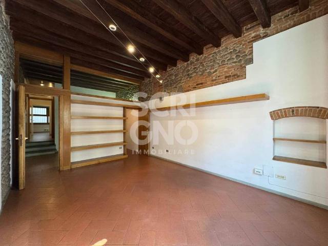 Locale Commerciale in affitto a Lo Sperone, Pistoia