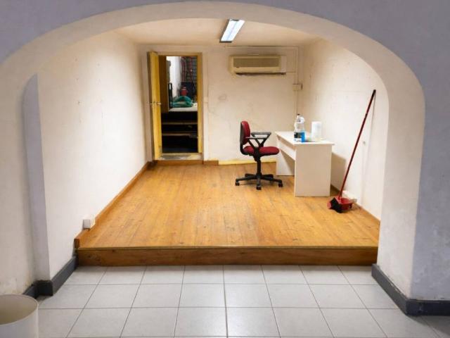 Locale Commerciale in affitto a Lo Sperone, Pistoia