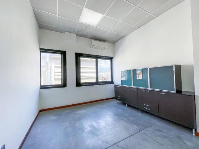 Locale Commerciale in affitto a Nespolo, Pistoia
