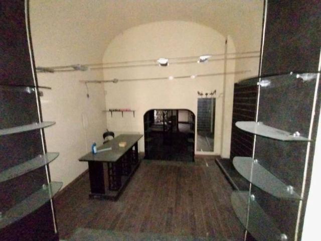 Locale Commerciale in affitto a Casermette, Pistoia