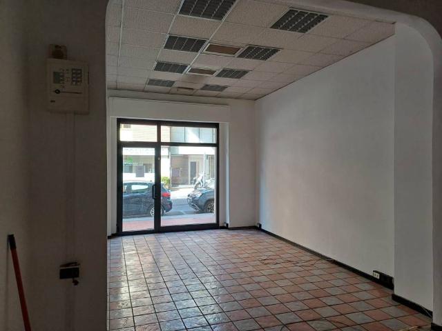 Locale Commerciale in affitto a Lo Sperone, Pistoia