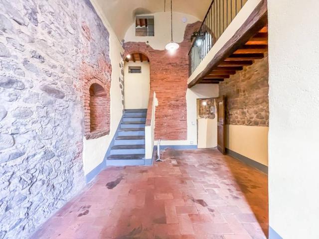 Locale Commerciale in affitto a Pistoia, Toscana