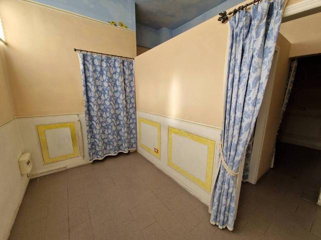 Locale Commerciale in affitto a Casermette, Pistoia