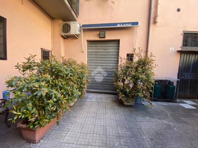 Locale Commerciale in affitto a Lo Sperone, Pistoia