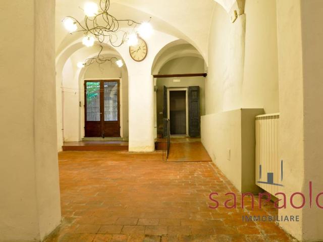 Locale Commerciale in affitto a Pistoia, Toscana