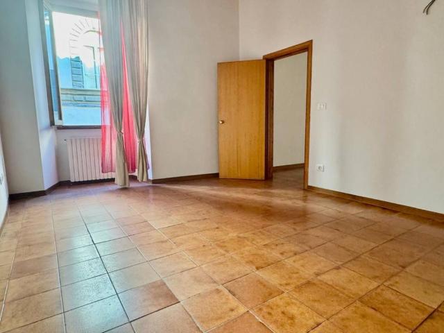 Locale Commerciale in affitto a Lo Sperone, Pistoia