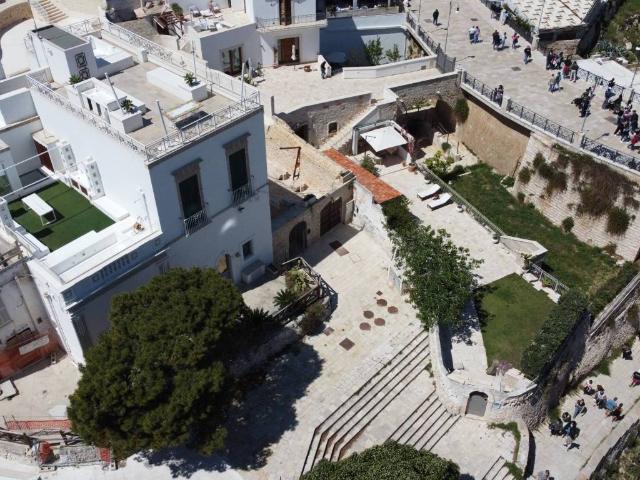 Locale Commerciale in affitto a Rione Gelso, Puglia