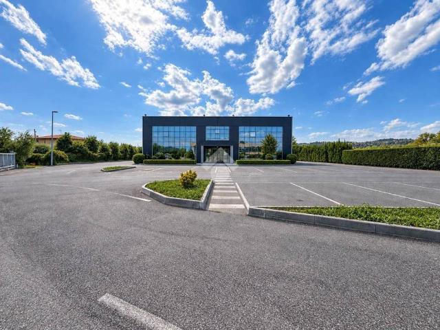 Locale Commerciale in affitto a Polpenazze, Lombardia