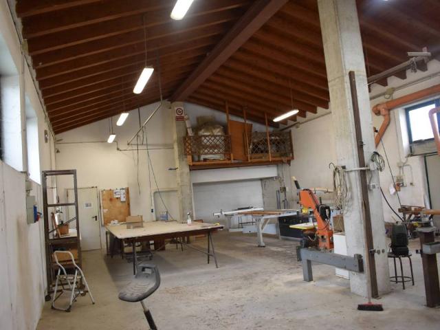 Locale Commerciale in affitto a Polverara, Veneto