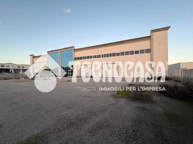 Locale Commerciale in affitto a Roma Capitale, Lazio