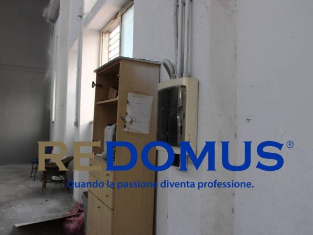 Locale Commerciale in affitto a Pomigliano D'arco, Campania