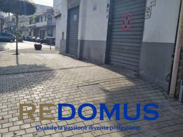 Locale Commerciale in affitto a Pomigliano D'arco, Campania