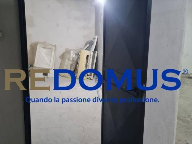 Locale Commerciale in affitto a Pomigliano D'arco, Campania
