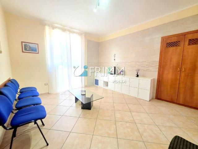 Locale Commerciale in affitto a Pomigliano D'arco, Campania