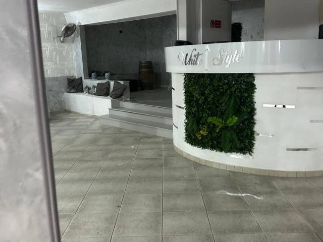 Locale Commerciale in affitto a Pomigliano D'arco, Campania