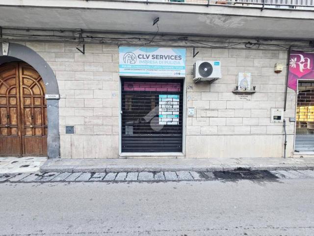 Locale Commerciale in affitto a Pomigliano D'arco, Campania
