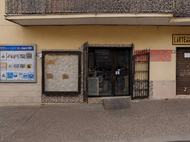 Locale Commerciale in affitto a Pomigliano D'arco, Campania