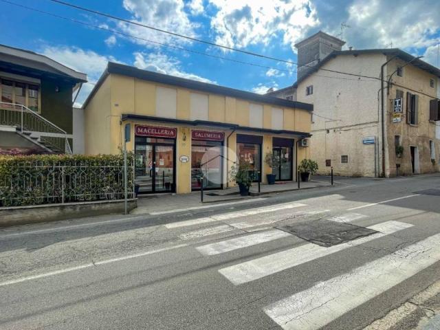 Locale Commerciale in affitto a Poncarale, Lombardia