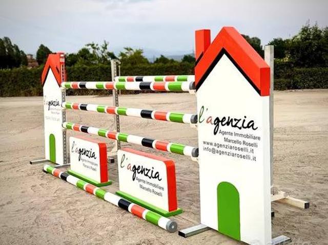 Locale Commerciale in affitto a Unione di Comuni Valdarno e Valdisieve, Pontassieve