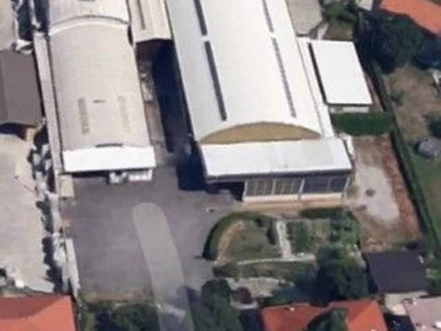 Locale Commerciale in affitto a Lezza, Ponte Lambro