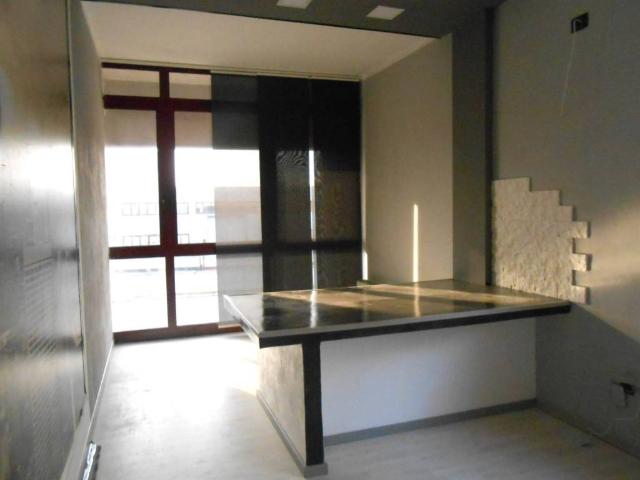 Locale Commerciale in affitto a Roncaglia, Ponte San Nicolò