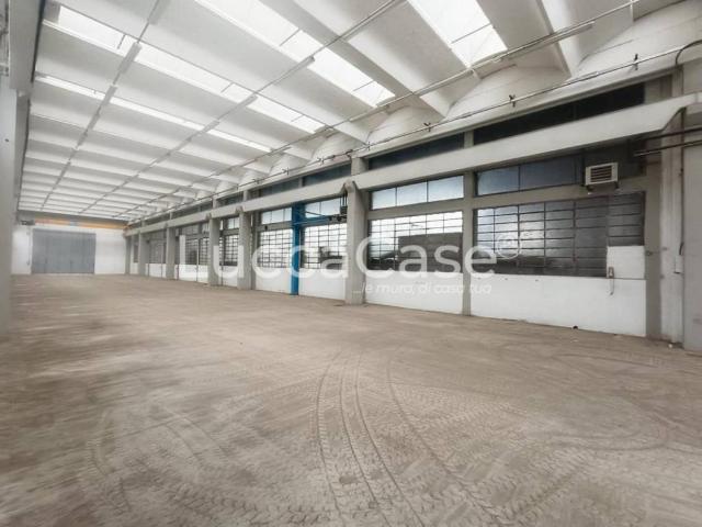 Locale Commerciale in affitto a Rughi, Porcari