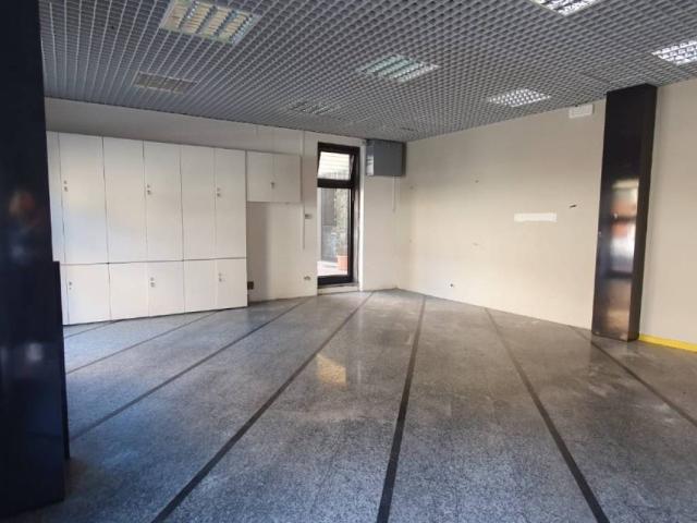 Locale Commerciale in affitto a Rughi, Porcari