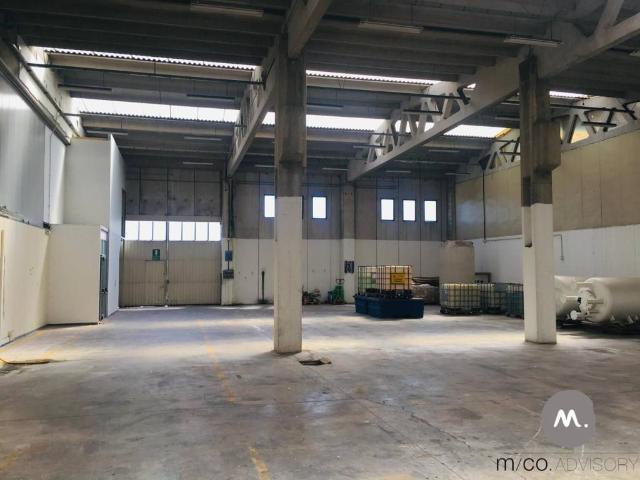 Locale Commerciale in affitto a Pordenone, Friuli-Venezia Giulia