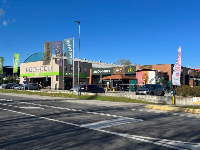Locale Commerciale in affitto a Torre, Pordenone