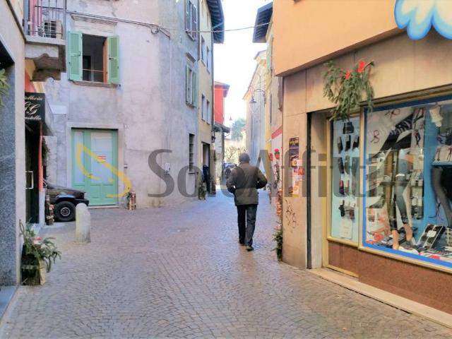 Locale Commerciale in affitto a Tavordo, Porlezza