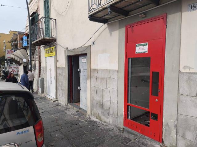 Locale Commerciale in affitto a Portici, Campania