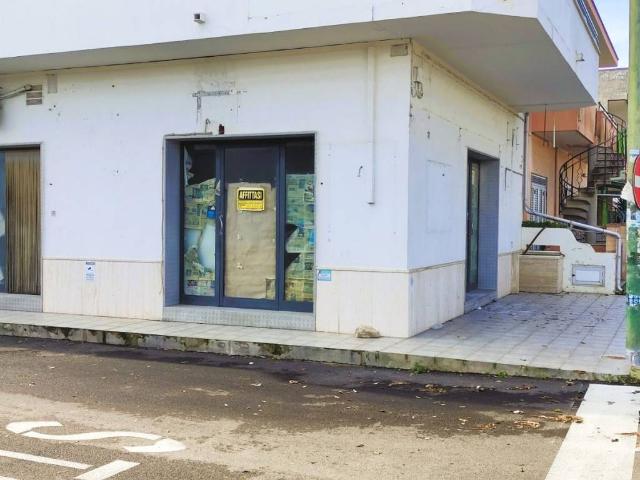 Locale Commerciale in affitto a Puglia, Lecce