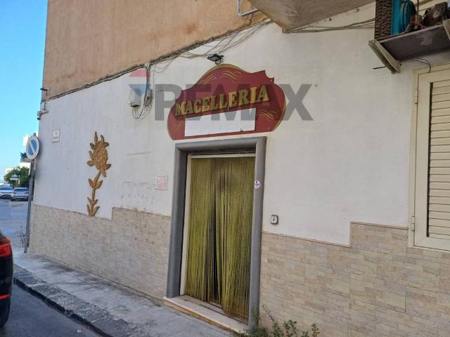Locale Commerciale in affitto a Ciuccafa, Porto Empedocle
