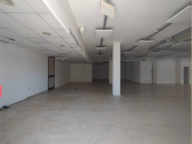 Locale Commerciale in affitto a Marche, Fermo
