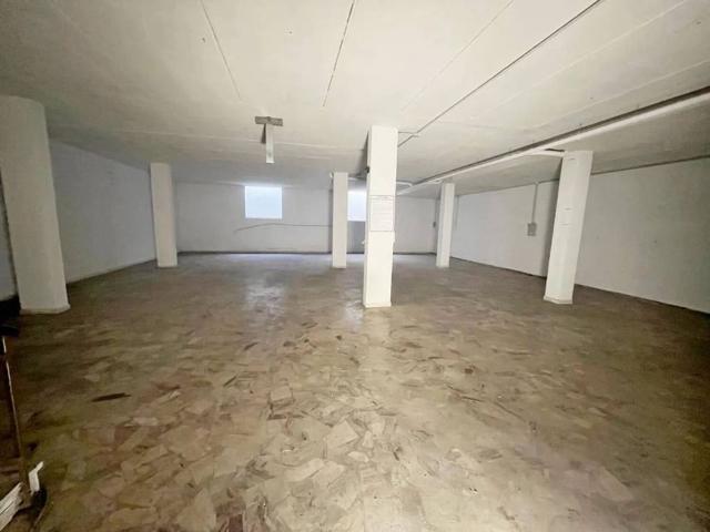 Locale Commerciale in affitto a Marche, Fermo