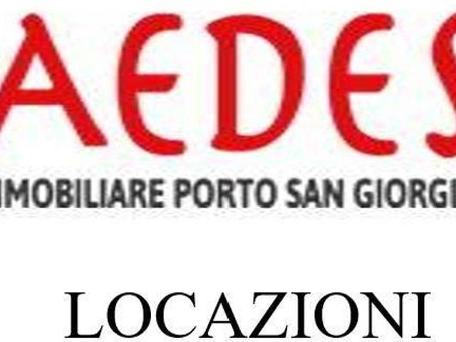 Locale Commerciale in affitto a Marche, Fermo