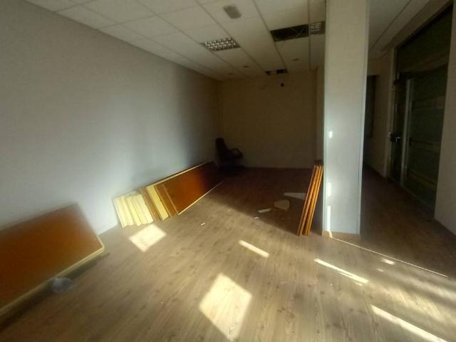 Locale Commerciale in affitto a Faleriense, Marche