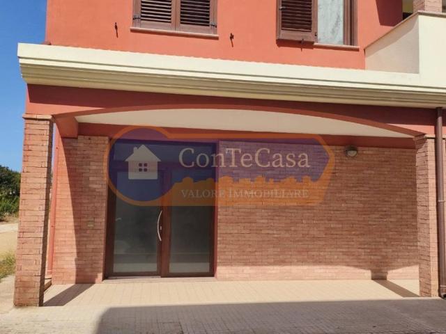 Locale Commerciale in vendita a Porto Torres, Sardigna/Sardegna