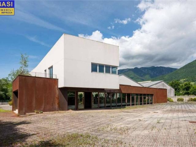 Locale Commerciale in affitto a Pieve del Grappa, Possagno