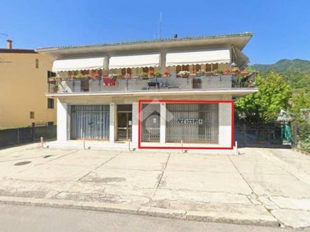 Locale Commerciale in affitto a Pieve del Grappa, Possagno