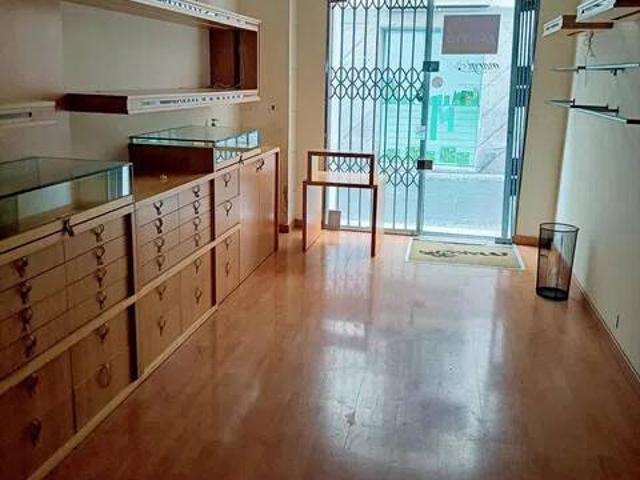 Locale Commerciale in affitto a Montereale, Potenza