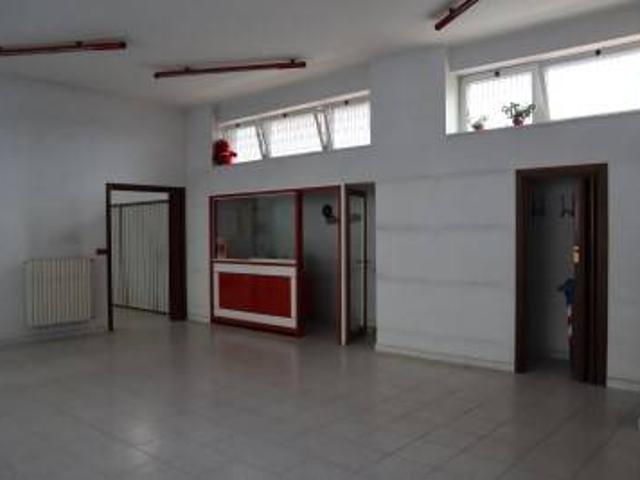 Locale Commerciale in affitto a Verderuolo, Potenza