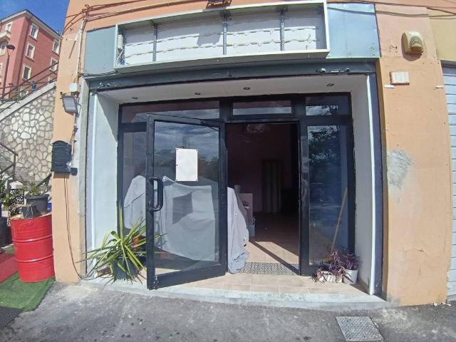 Locale Commerciale in affitto a San Rocco, Potenza
