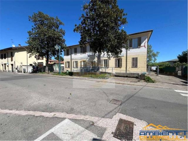 Locale Commerciale in affitto a Pozzo D'adda, Lombardia