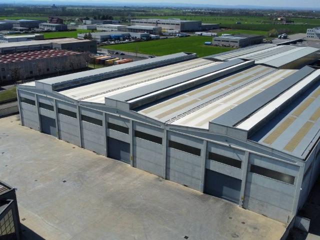 Locale Commerciale in affitto a Piemonte, Alessandria
